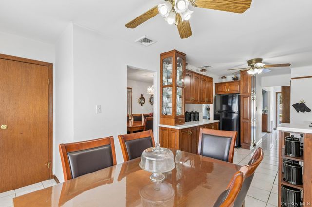 3994 Daleview Avenue, Seaford, NY 11783