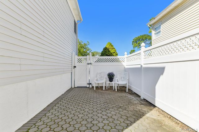 3994 Daleview Avenue, Seaford, NY 11783