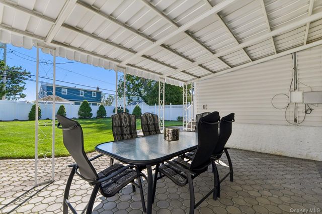 3994 Daleview Avenue, Seaford, NY 11783