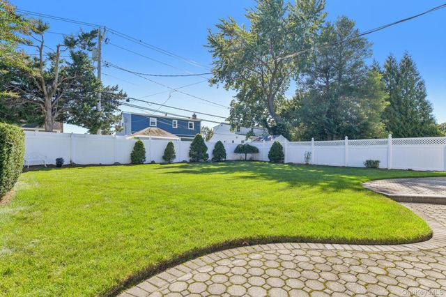 3994 Daleview Avenue, Seaford, NY 11783