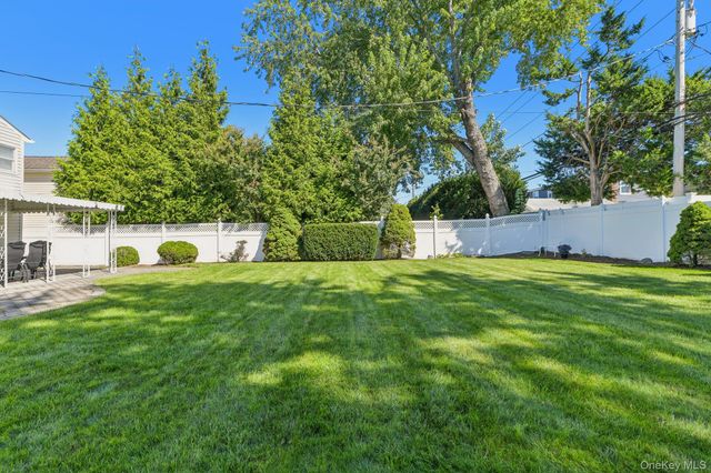 3994 Daleview Avenue, Seaford, NY 11783