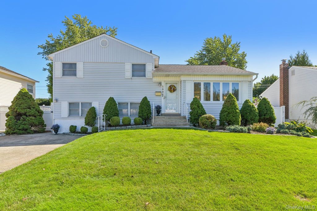 3994 Daleview Avenue, Seaford, NY 11783 — exterior