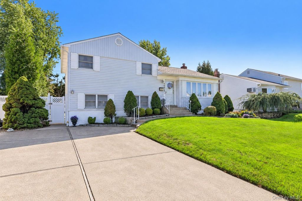 3994 Daleview Avenue, Seaford, NY 11783 — photo 3