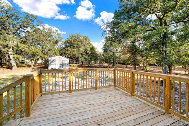 315 HICKORY HILL, La Vernia, TX 78121