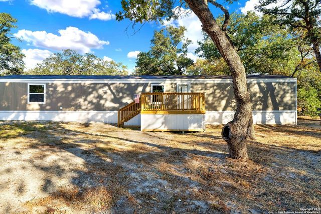 315 HICKORY HILL, La Vernia, TX 78121