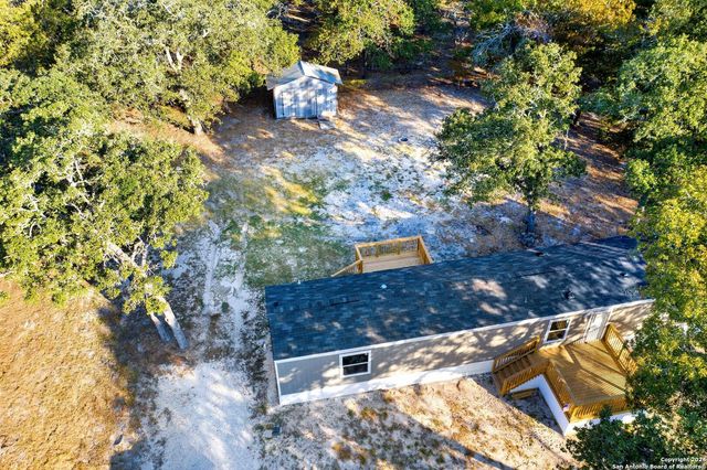 315 HICKORY HILL, La Vernia, TX 78121