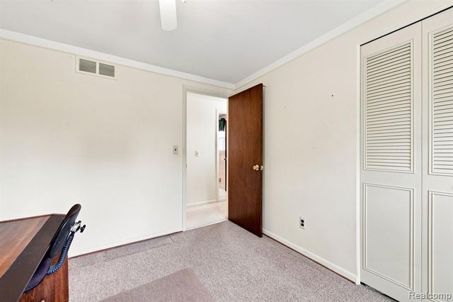 16640 Truwood Street, Woodhaven, MI 48183