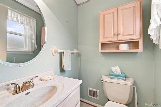 16640 Truwood Street, Woodhaven, MI 48183