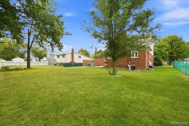 16640 Truwood Street, Woodhaven, MI 48183