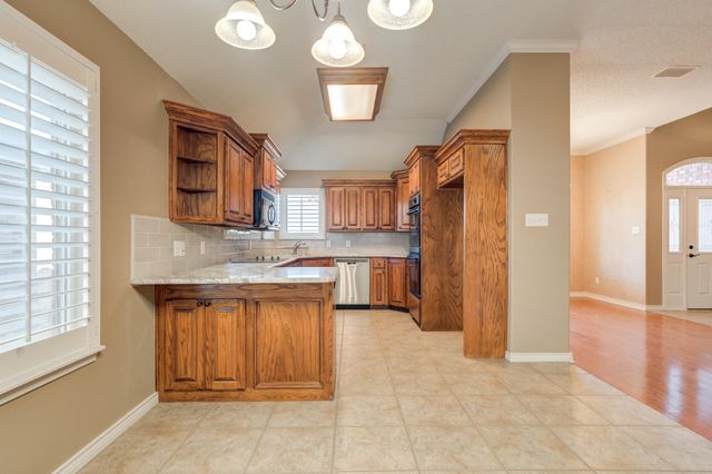 6013 100th Street, Lubbock, TX 79424