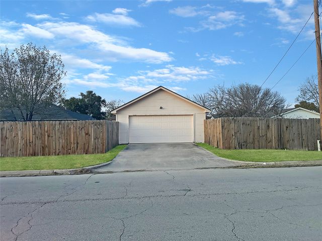 1806 SE 15th Street, Mineral Wells, TX 76067