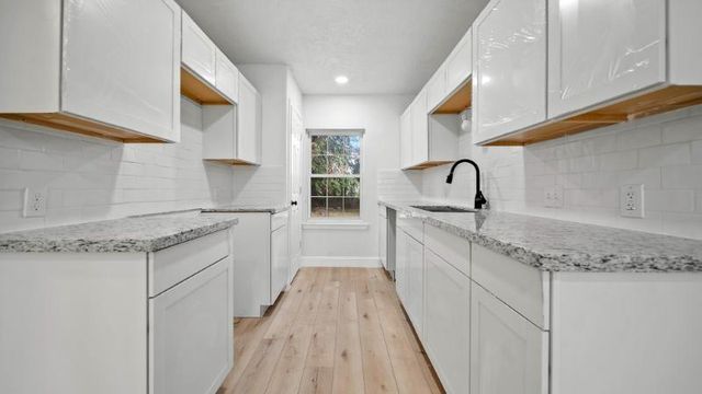 900 Largo Street, Baytown, TX 77520