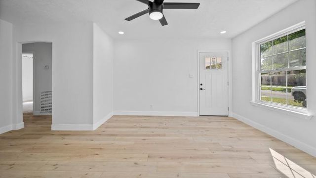 900 Largo Street, Baytown, TX 77520