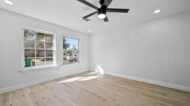 900 Largo Street, Baytown, TX 77520