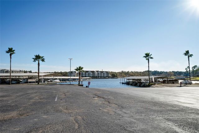 15524 Marina Drive, Montgomery, TX 77356