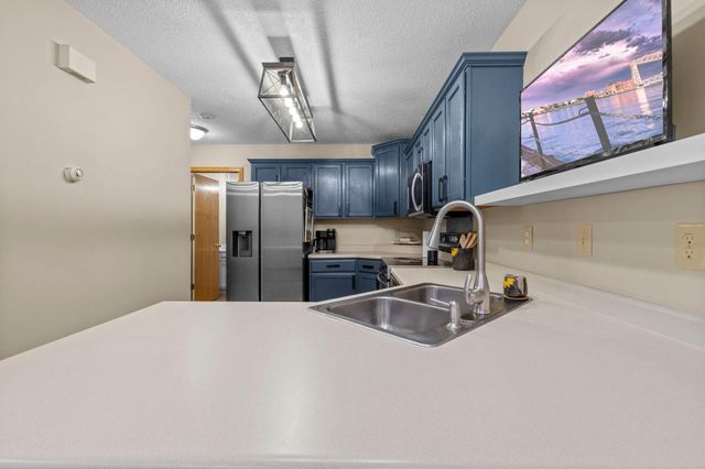 2245 River Rock Lane, Shakopee, MN 55379