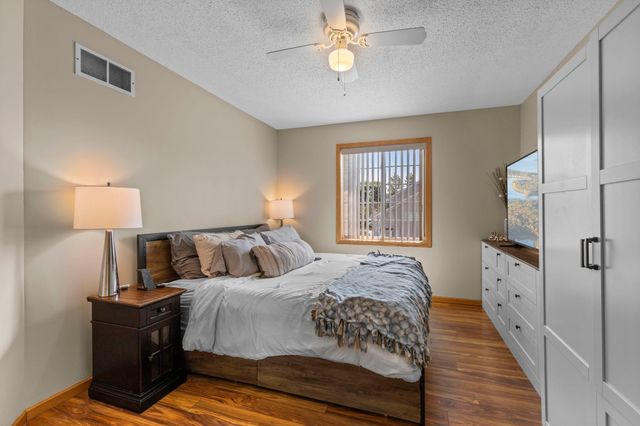 2245 River Rock Lane, Shakopee, MN 55379