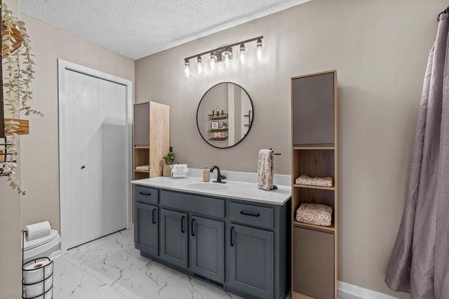 2245 River Rock Lane, Shakopee, MN 55379