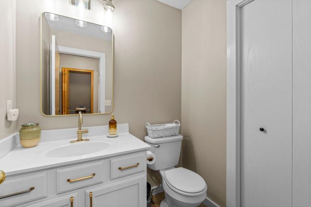 2245 River Rock Lane, Shakopee, MN 55379