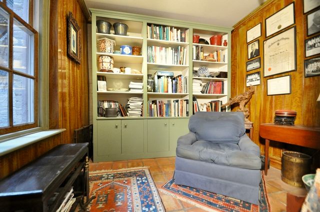 81 Pinckney St, Boston, MA 02114