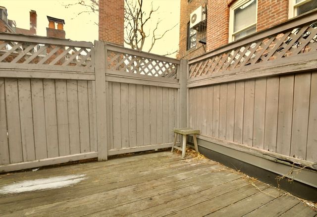 81 Pinckney St, Boston, MA 02114