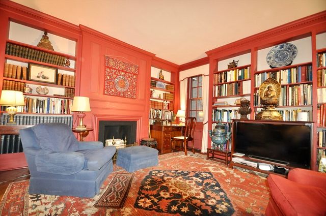 81 Pinckney St, Boston, MA 02114