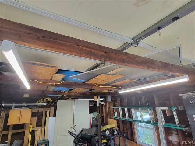 202 Darlington Road East, Salina, NY 13208