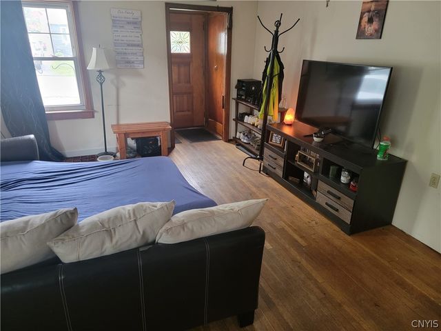 202 Darlington Road East, Salina, NY 13208