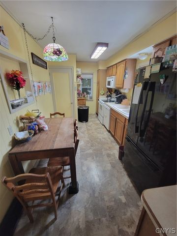 202 Darlington Road East, Salina, NY 13208