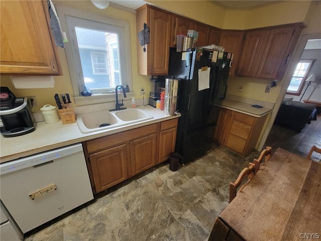 202 Darlington Road East, Salina, NY 13208