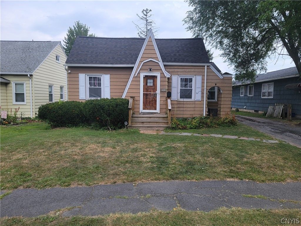 202 Darlington Road East, Salina, NY 13208