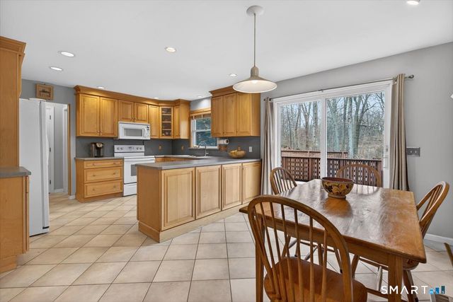 15 Farm Brook Court, Hamden, CT 06514