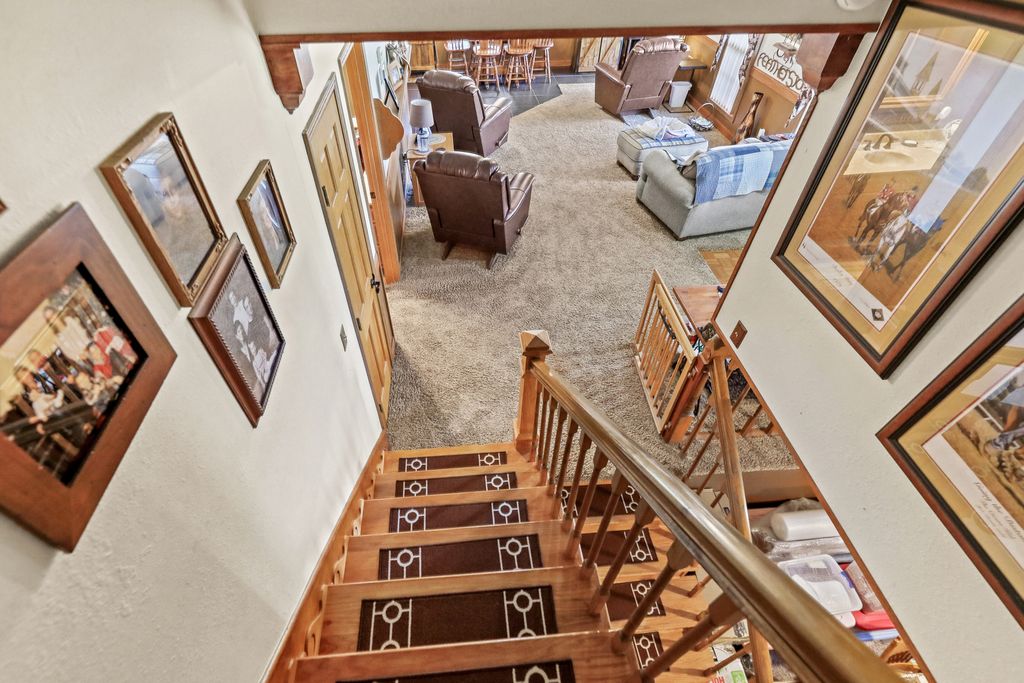 Image 18 of property listing at 2081 N Broadway Avenue, Salem, IL 62881