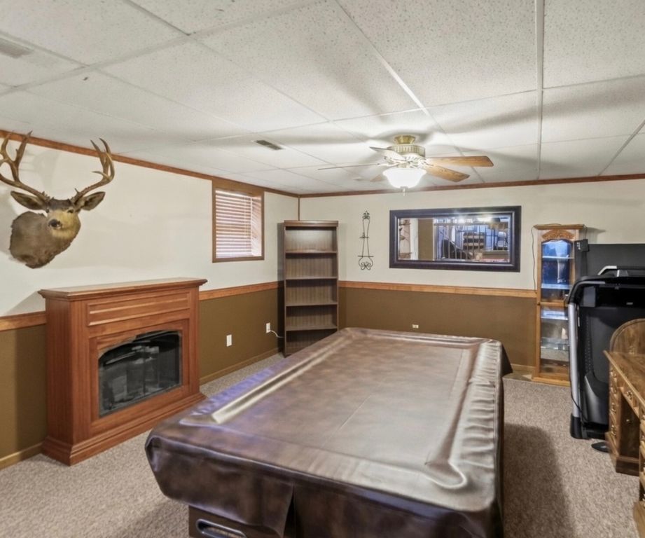 Image 25 of property listing at 2081 N Broadway Avenue, Salem, IL 62881