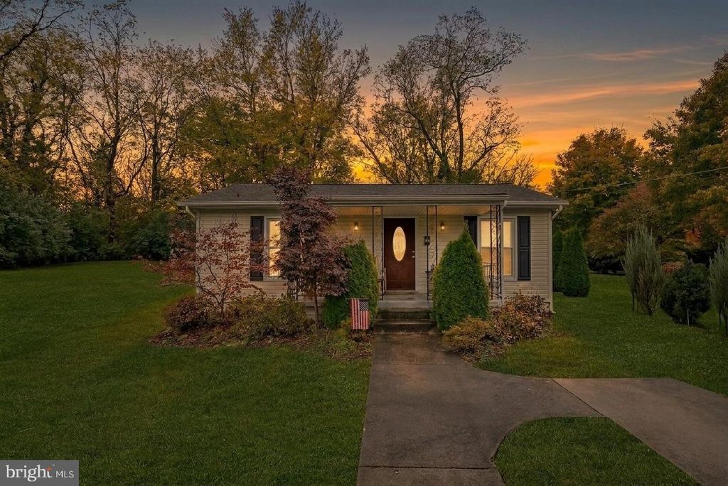219 JOSEPHINE ST, Berryville, VA 22611
