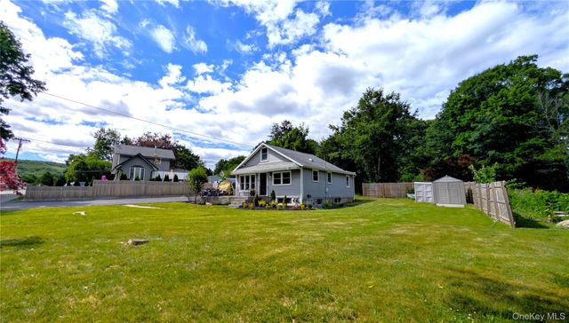 26 Roslyn Road, Carmel, NY 10512