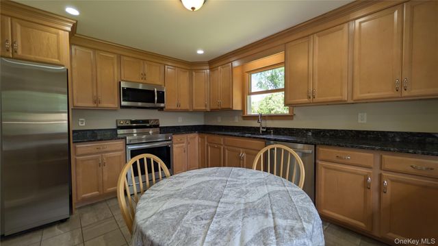 26 Roslyn Road, Carmel, NY 10512