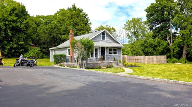 26 Roslyn Road, Carmel, NY 10512