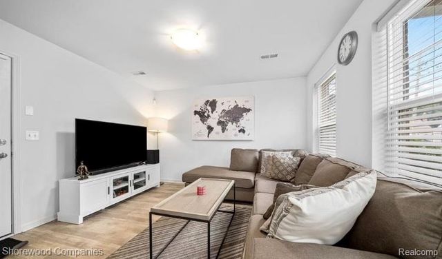 550 Parkdale Lane 1, Ferndale, MI 48220