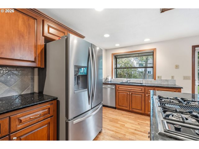 13825 Sw WEIR Rd, Beaverton, OR 97008