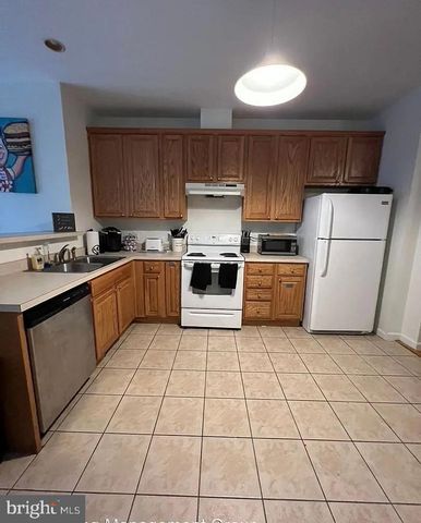 2020 N 17TH ST, Philadelphia, PA 19121