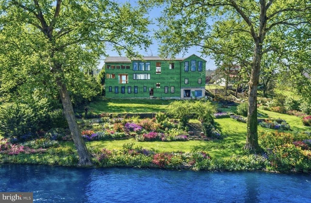 2468 RIVER RD, New Hope, PA 18938