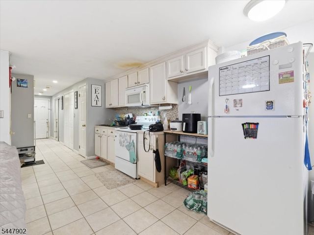 199 Avenue A, Bayonne City, NJ 07002