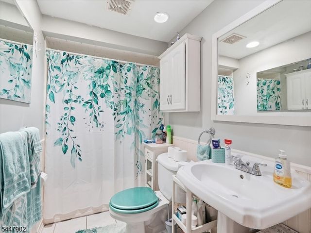 199 Avenue A, Bayonne City, NJ 07002