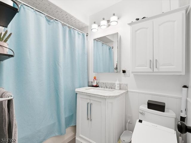 199 Avenue A, Bayonne City, NJ 07002