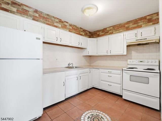 199 Avenue A, Bayonne City, NJ 07002