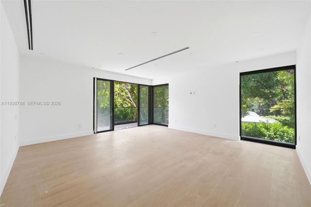 4150 Loquat Ave, Miami, FL 33133