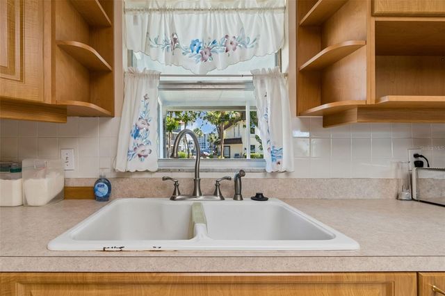 3873 50TH AVENUE S, St Petersburg, FL 33711