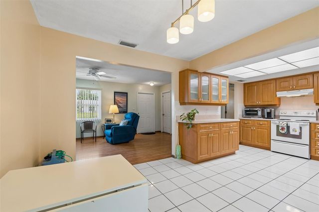 3873 50TH AVENUE S, St Petersburg, FL 33711