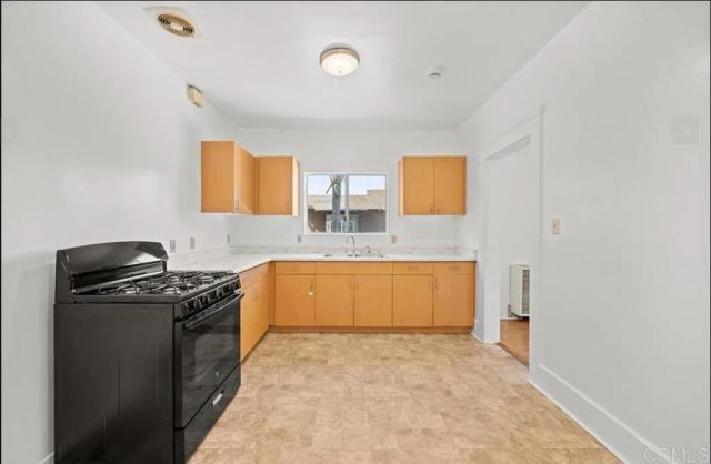 3815 Birch, San Diego, CA 92113